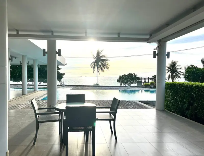 3 bed Pool Villa SeaBreeze Villa Pattaya - Ready for Sale!  Beachfront Village – Sukhumvit Road Pattaya   Fully renovated pool villa, fully furnished and move-in ready!