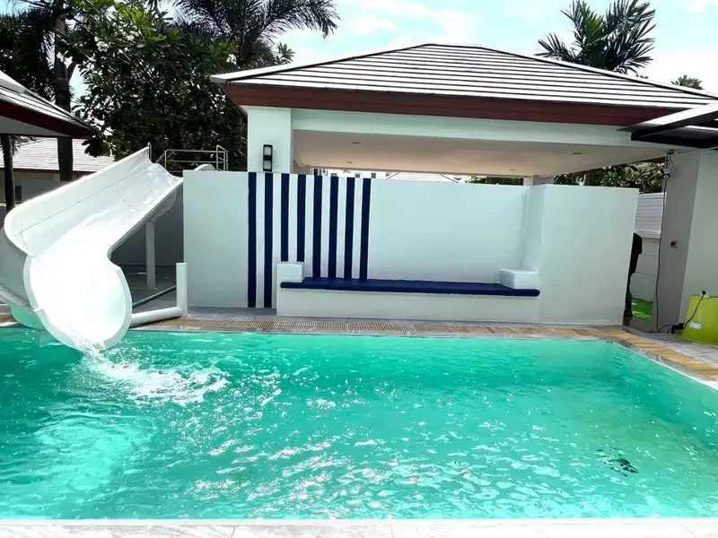 3 bed Pool Villa SeaBreeze Villa Pattaya - Ready for Sale!  Beachfront Village – Sukhumvit Road Pattaya   Fully renovated pool villa, fully furnished and move-in ready!