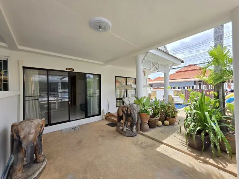 Pattaya House for sale Land area: 228 square meters 3 bedrooms, 2 bathrooms  Swimming pool