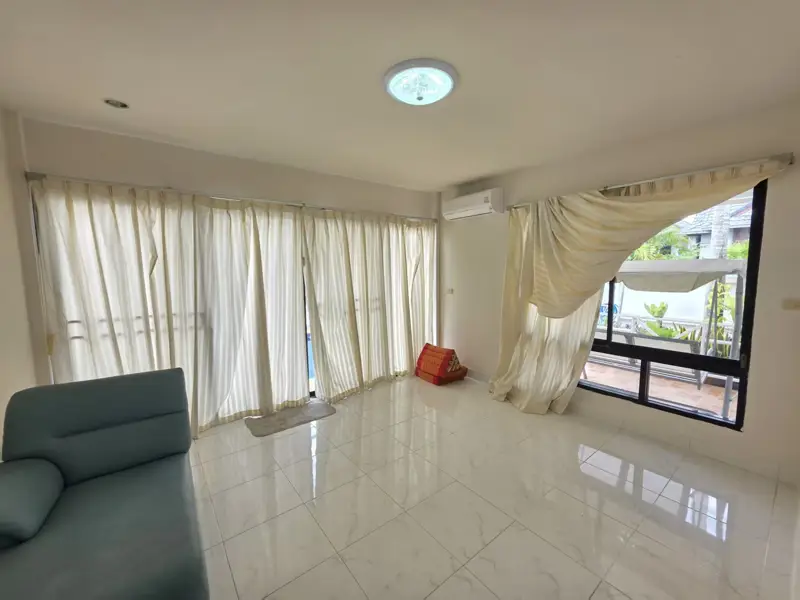 Pattaya House for sale Land area: 228 square meters 3 bedrooms, 2 bathrooms  Swimming pool