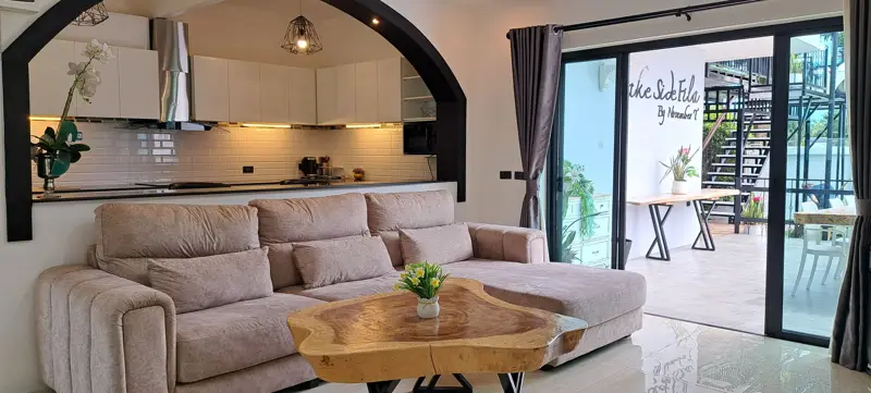 Newly renovated corner house • 6 bedrooms 5 bathrooms •European kitchen living room, and large balcony with reservoir views