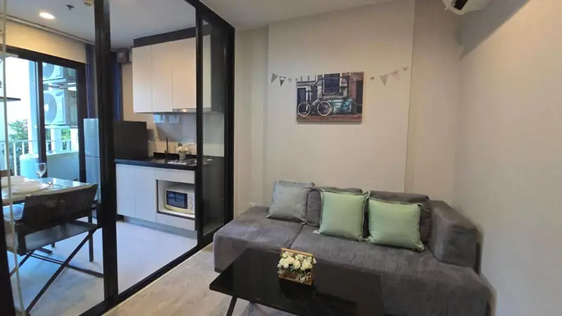 1 bed condo for sale  central Pattaya, in the area are  various shopping centers ,with Pattaya Beach, Bali Hai Pier, Pattaya Walking Street, Central Festival