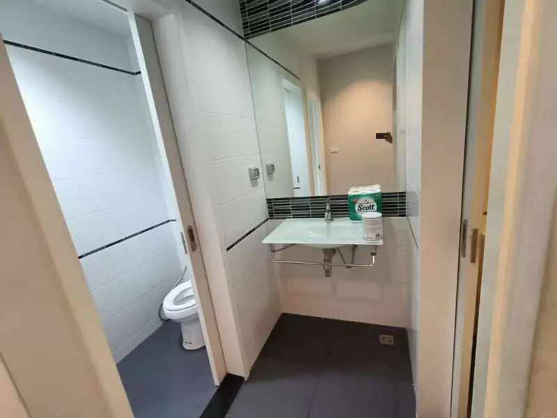 2 bed Condo Located in Pattaya's heart, facing the sea, and decorated in resort-style, Near shopping malls such as Central Festival Pattaya Beach, and only 500 meters to Pattaya Beach.