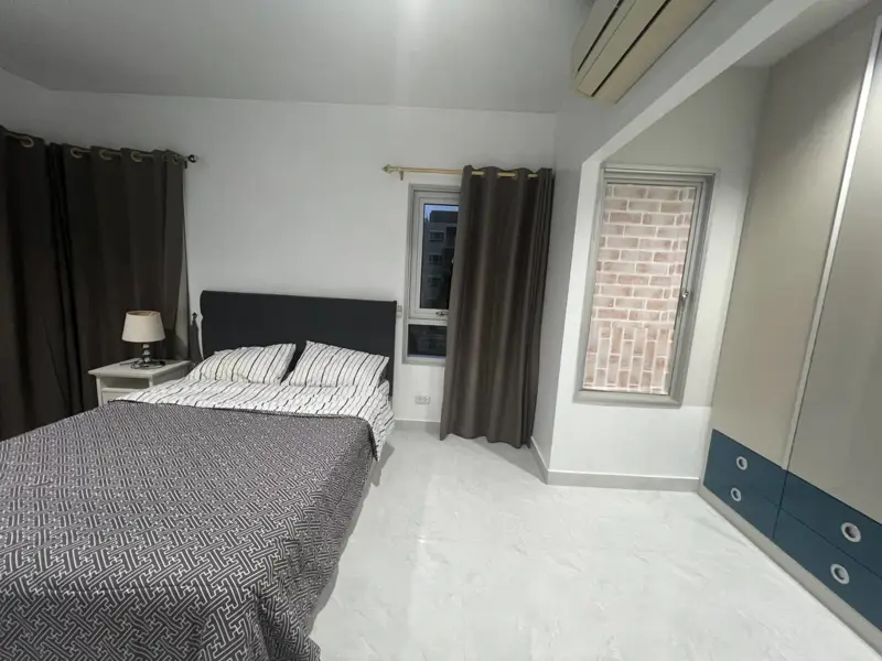 2 bed Condo Located in Pattaya's heart, facing the sea, and decorated in resort-style, Near shopping malls such as Central Festival Pattaya Beach, and only 500 meters to Pattaya Beach.
