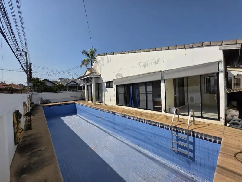 Pattaya House for sale Land area: 228 square meters 3 bedrooms, 2 bathrooms  Swimming pool