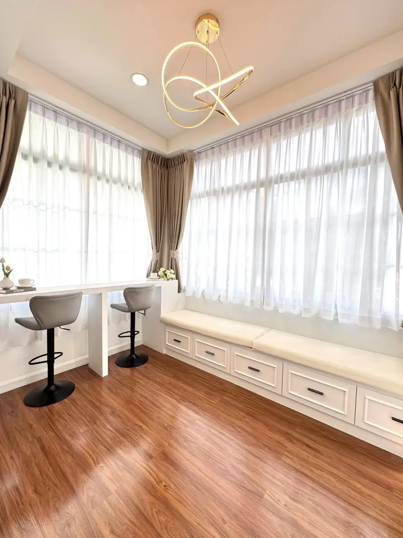 3-storey house  North Pattaya  4 Bedrooms   6 Bathrooms   Land area: 122 sq. wah 488 sqm