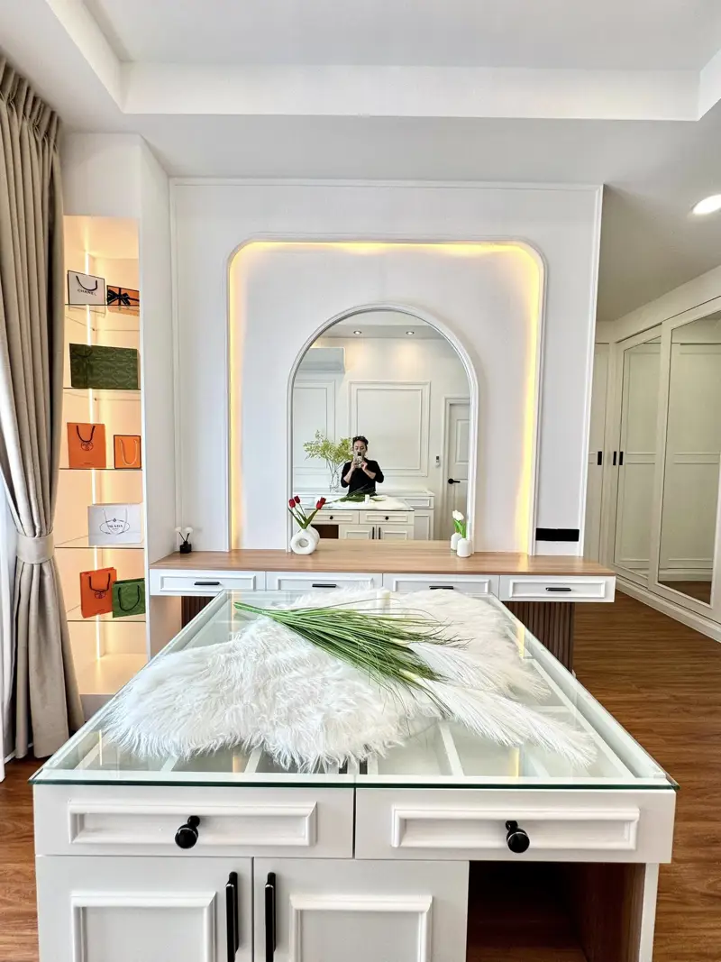 3-storey house  North Pattaya  4 Bedrooms   6 Bathrooms   Land area: 122 sq. wah 488 sqm