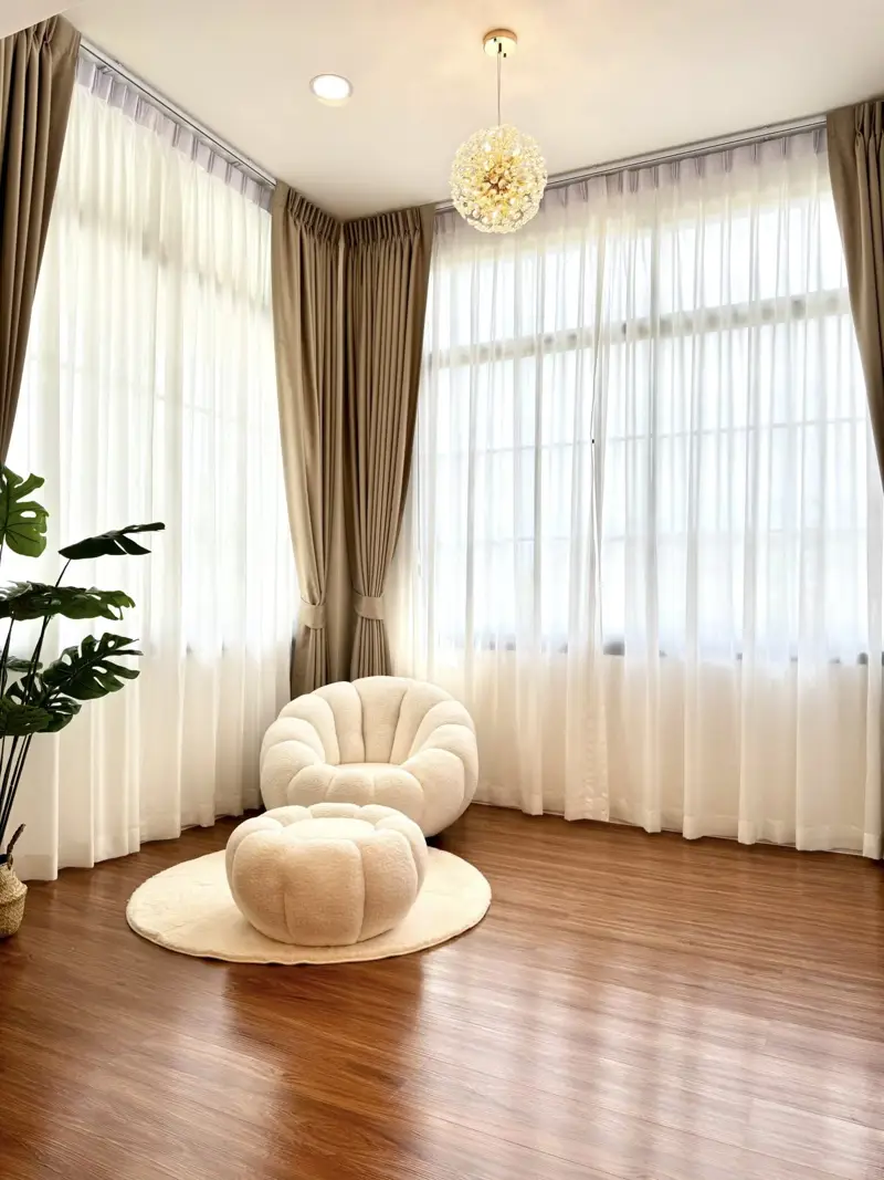 3-storey house  North Pattaya  4 Bedrooms   6 Bathrooms   Land area: 122 sq. wah 488 sqm