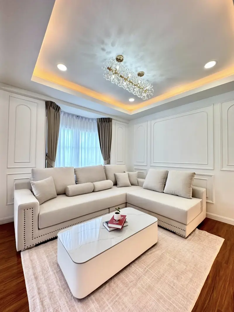 3-storey house  North Pattaya  4 Bedrooms   6 Bathrooms   Land area: 122 sq. wah 488 sqm