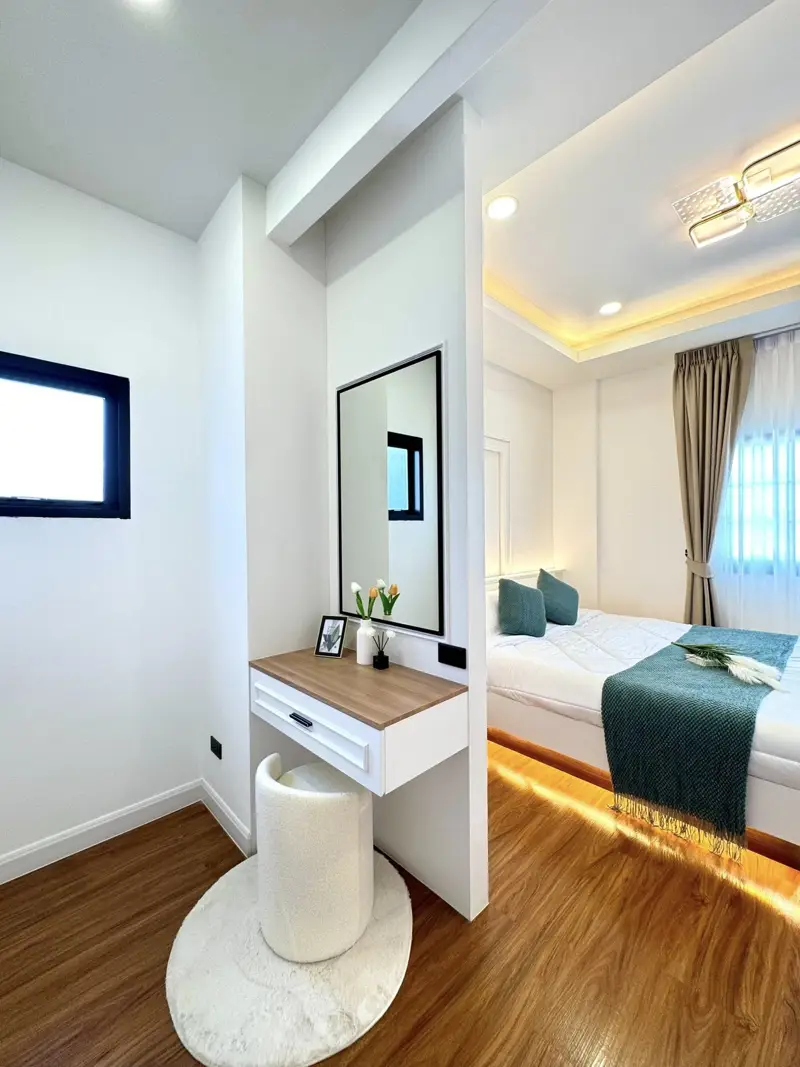 3-storey house  North Pattaya  4 Bedrooms   6 Bathrooms   Land area: 122 sq. wah 488 sqm