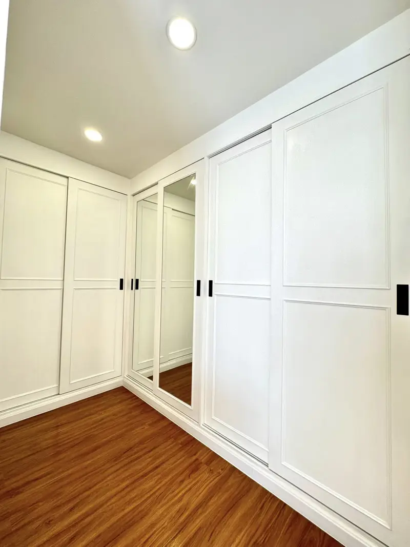 3-storey house  North Pattaya  4 Bedrooms   6 Bathrooms   Land area: 122 sq. wah 488 sqm