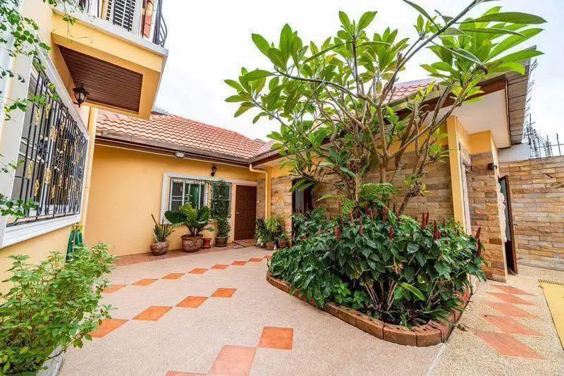House for sale East Pattaya Land Size: 640 sqm   Living Size: 420 sqm   6 bedrooms 7 bathrooms
