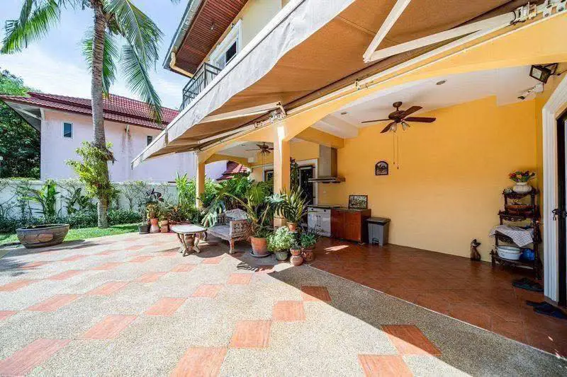 House for sale East Pattaya Land Size: 640 sqm   Living Size: 420 sqm   6 bedrooms 7 bathrooms