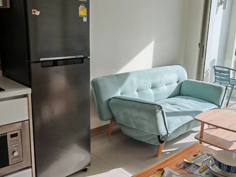 1 bed Condo near Jomtien Beach with children's playground, rooftop pool with sunbeds, and a communal gym, allowing commune overlooking sea view.