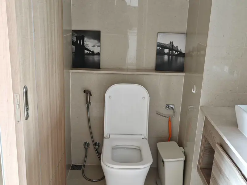 1 bed Condo near Jomtien Beach with children's playground, rooftop pool with sunbeds, and a communal gym, allowing commune overlooking sea view.