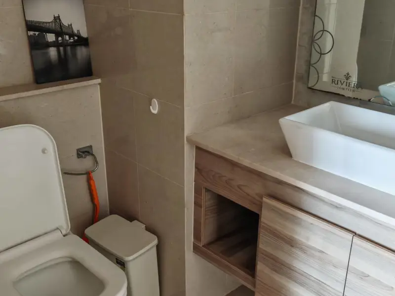 1 bed Condo near Jomtien Beach with children's playground, rooftop pool with sunbeds, and a communal gym, allowing commune overlooking sea view.