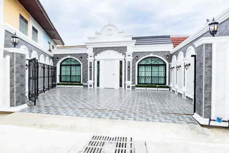 Luxury English-style townhome 3 Bedroom for sale