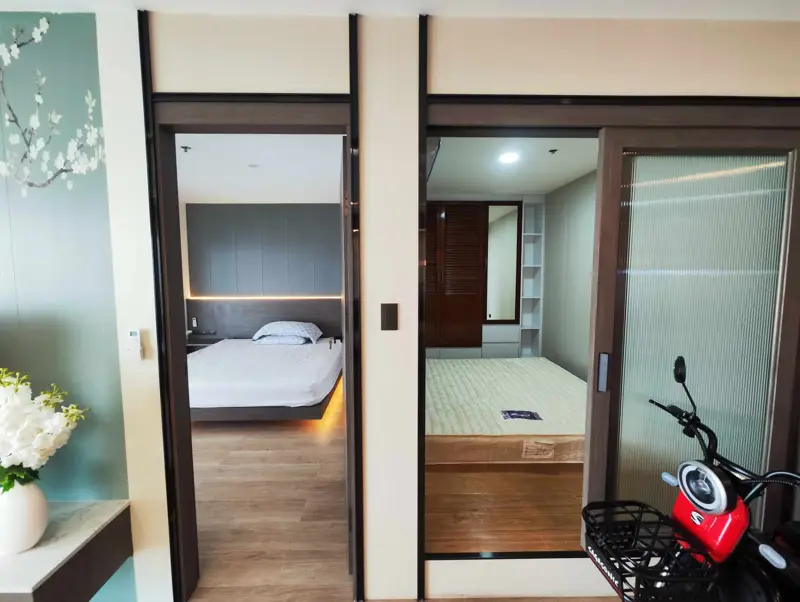 2 bedroom Condo near Jomtien beach with  stunning sea views and fully furnished. and swimming pool, ample parking space, a garden, and a security system