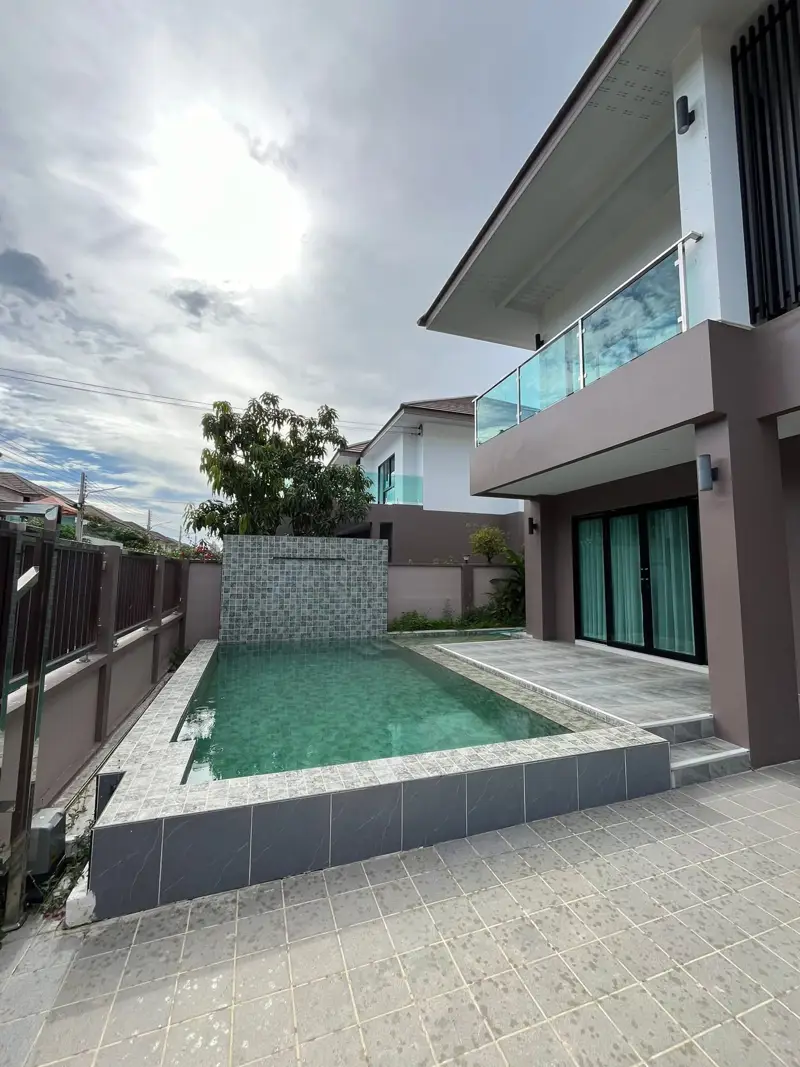  4 bed house Hua Yai rental makes it an attractive option for both residents and those seeking a peaceful retreat