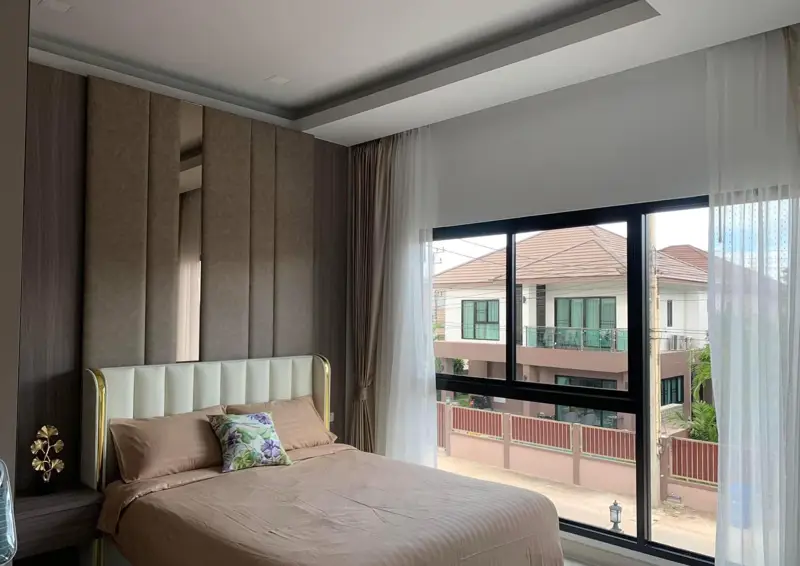  4 bed house Hua Yai rental makes it an attractive option for both residents and those seeking a peaceful retreat