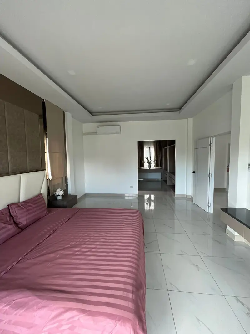  4 bed house Hua Yai rental makes it an attractive option for both residents and those seeking a peaceful retreat