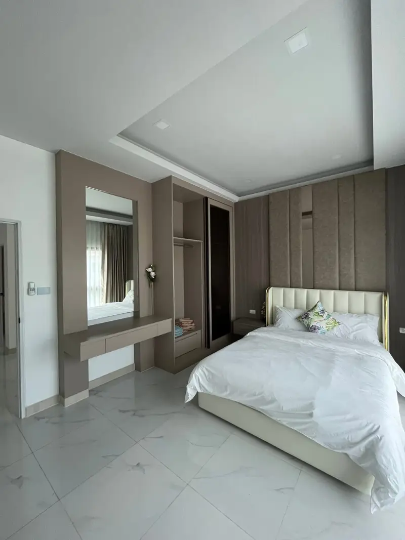  4 bed house Hua Yai rental makes it an attractive option for both residents and those seeking a peaceful retreat