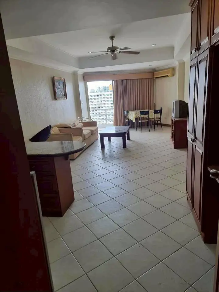 Sea View Condo in Jomtien  550 meters  to Jomtien Beach with pool and gym 