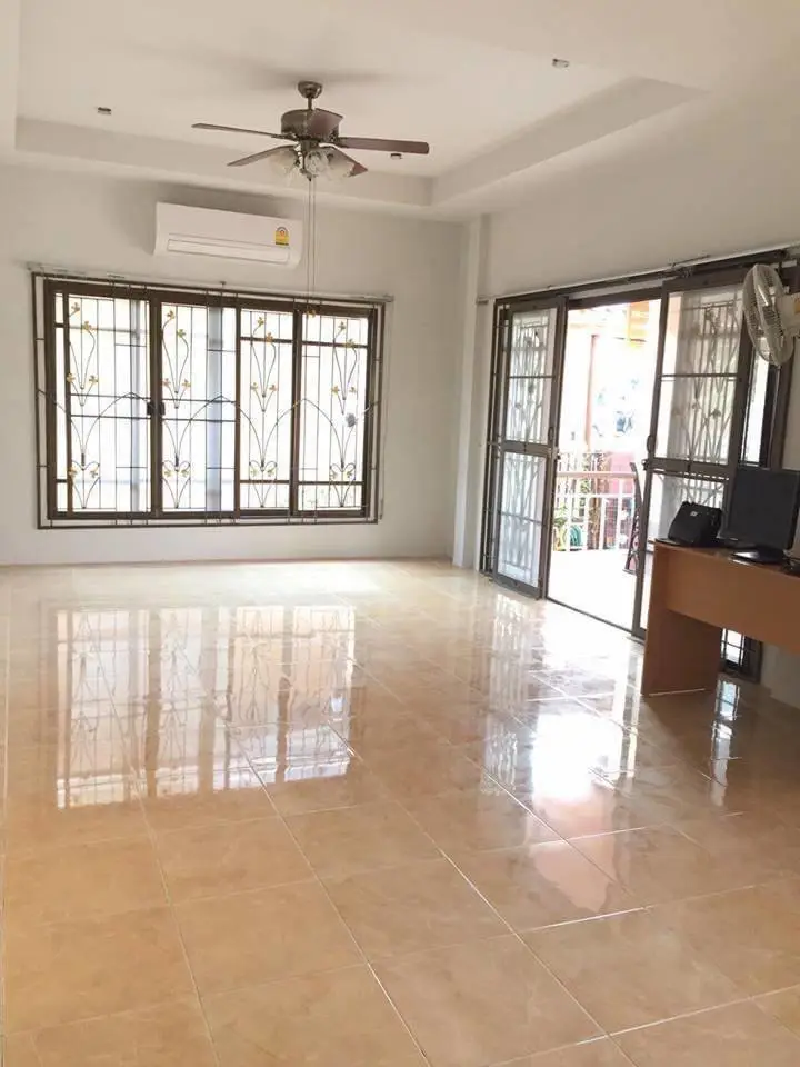 200 SQM detached house for sale with 2 bedrooms, 2 bathrooms, and 1 kitchen.  Communal swimming pool.  24-hour security.   Fully renovated, with room for an additional bedroom.