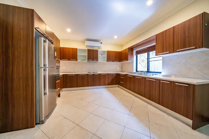 4 bed house Pratumnak for sale surrounded by  entertainment venues, Thai restaurants, international restaurants, department stores, and just 500 meters to Cozy Beach.