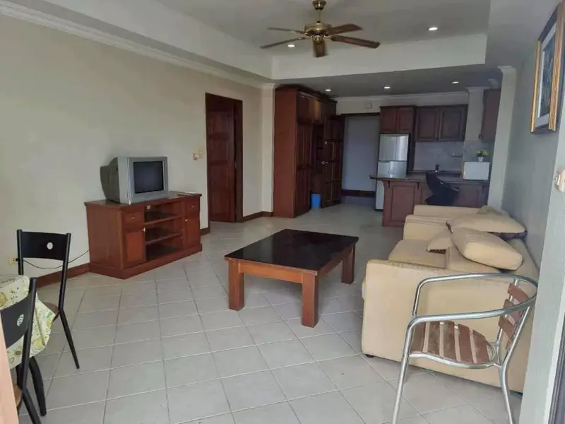 Sea View Condo in Jomtien  550 meters  to Jomtien Beach with pool and gym 