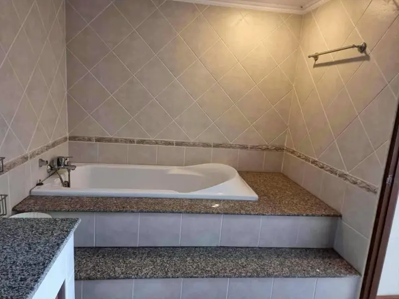 Sea View Condo in Jomtien  550 meters  to Jomtien Beach with pool and gym 