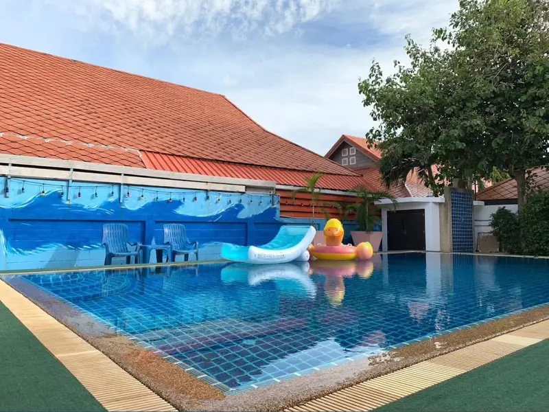 pool villa Jomtien with Bangkok are about 1.5 hour away. has the following facilities: Swimming pool, Gym, Security, Car park, Sauna, Concierge and Hot Tub. 