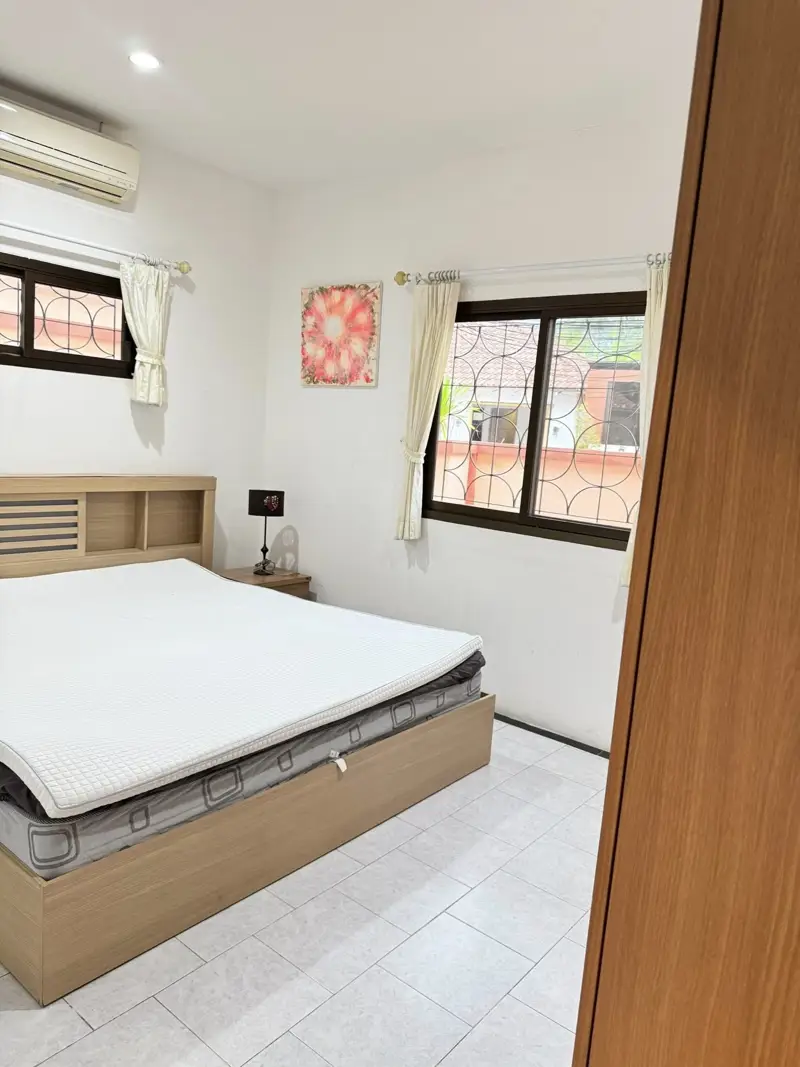 House  for rent at Danevang Village is located in Huay Yai near the new motorway which is very easy to travel. It only takes about 15 - 20 minutes to travel to Jomtien and Pattaya