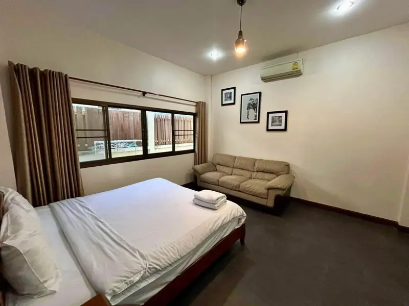 pool villa Jomtien with Bangkok are about 1.5 hour away. has the following facilities: Swimming pool, Gym, Security, Car park, Sauna, Concierge and Hot Tub. 