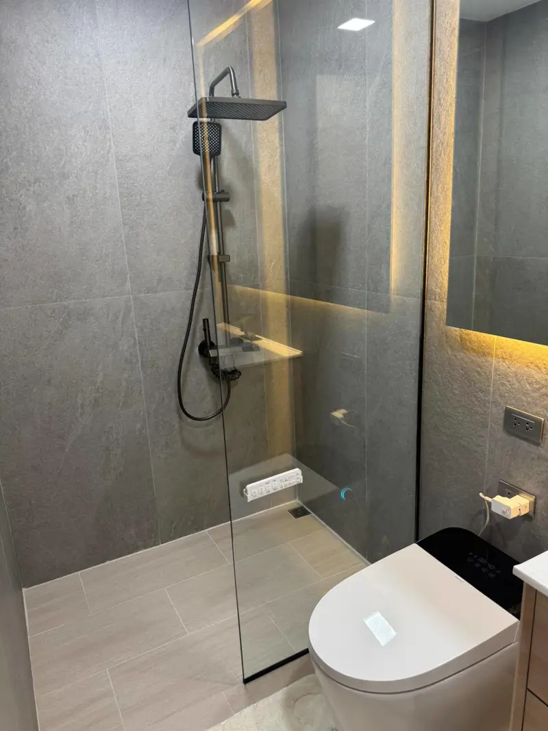 2 bed Condo Wongamat elegant modern condominium conveniently located near Central Festival, Pattaya Beach, Wongamat Beach, 3D Painting Museum, Pattaya Walking Street,