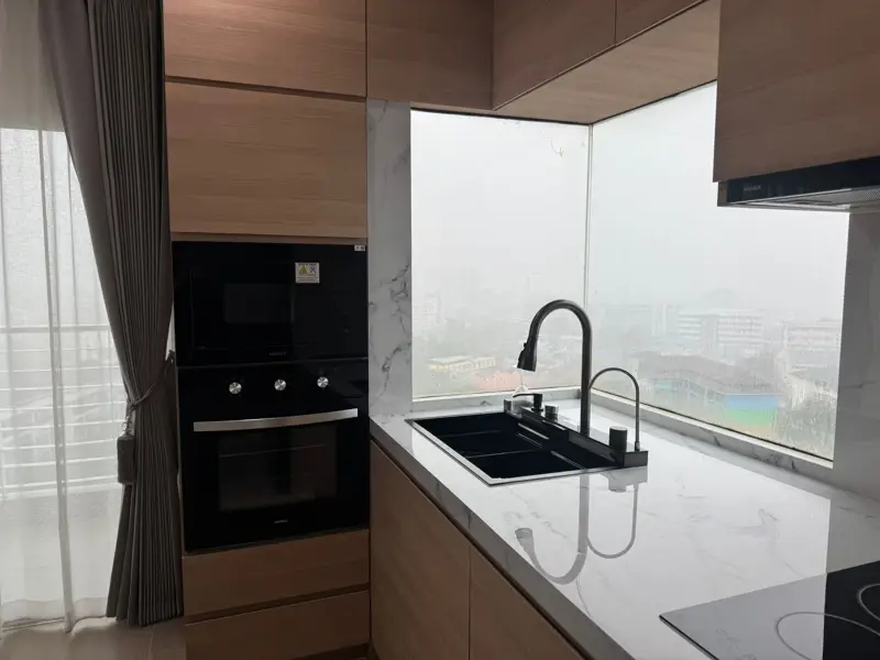2 bed Condo Wongamat elegant modern condominium conveniently located near Central Festival, Pattaya Beach, Wongamat Beach, 3D Painting Museum, Pattaya Walking Street,