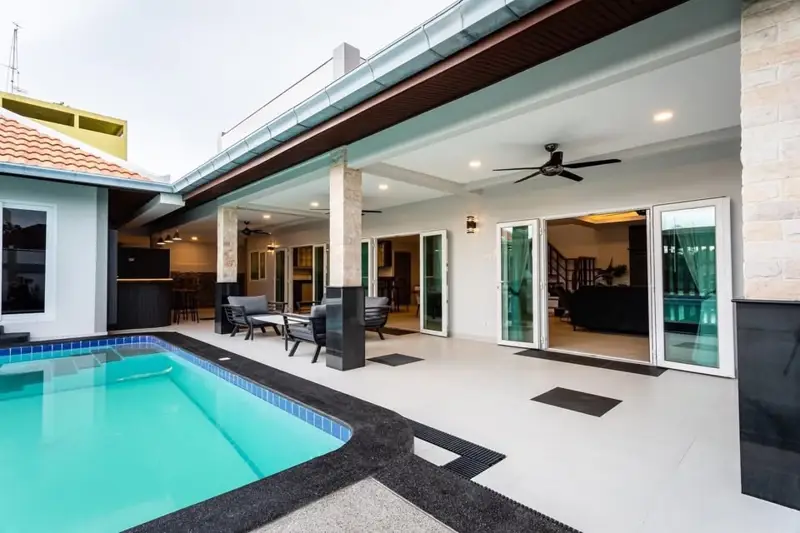 Pool Villa near Mabprachan Lake 4 Bedroom for sale