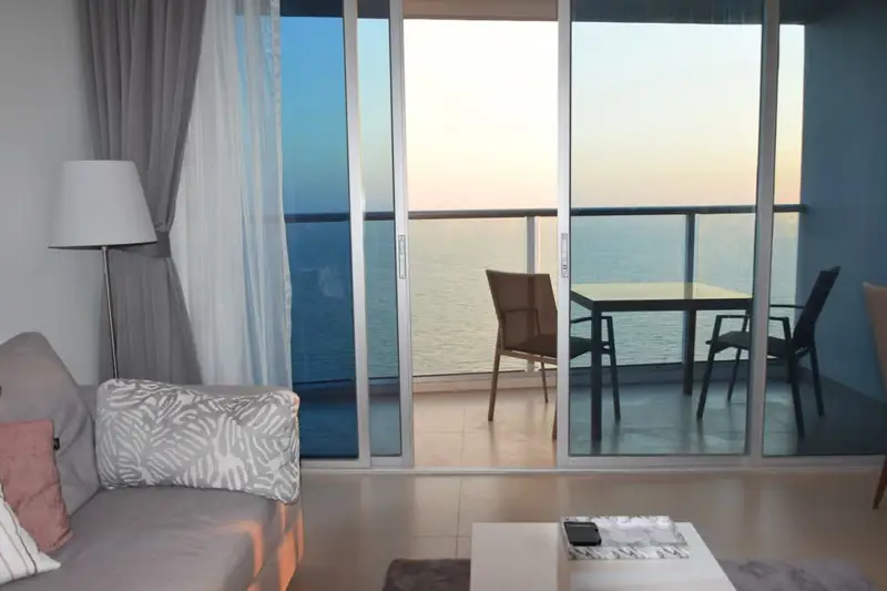 Sands Condominium 1bed condo for rent , Pratumnak Beach overlooking a beautiful secluded beach. with pool bar and restaurant, the fitness center with  Swimming pool, Gym, Security, Car park, Garden, Sauna and Concierge.