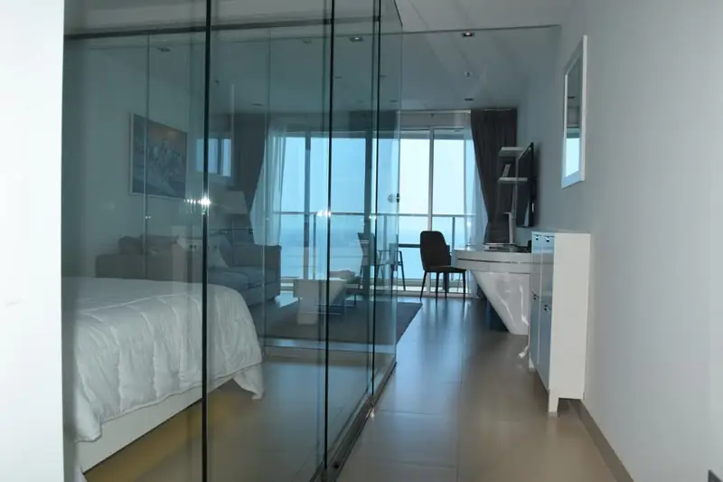 Sands Condominium 1bed condo for rent , Pratumnak Beach overlooking a beautiful secluded beach. with pool bar and restaurant, the fitness center with  Swimming pool, Gym, Security, Car park, Garden, Sauna and Concierge.