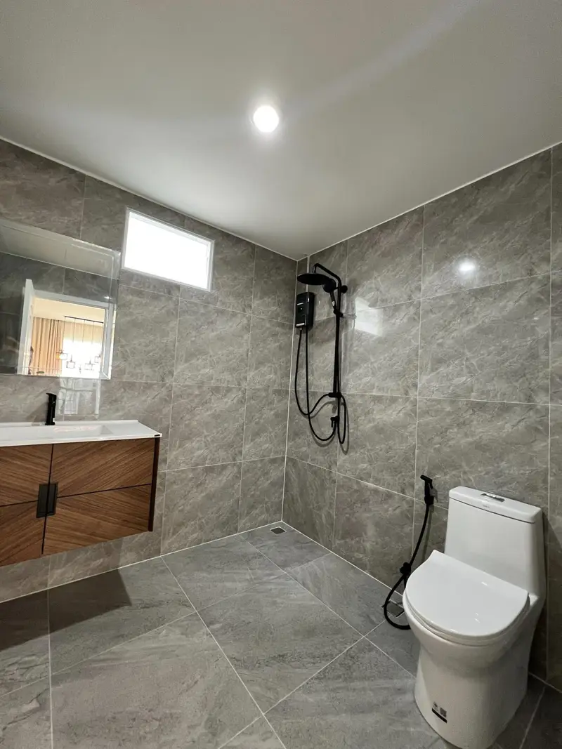 Pruksanara Jomtien Village house for sale 3 bedrooms   3 bathrooms   1 living room   Large European kitchen   Private swimming pool