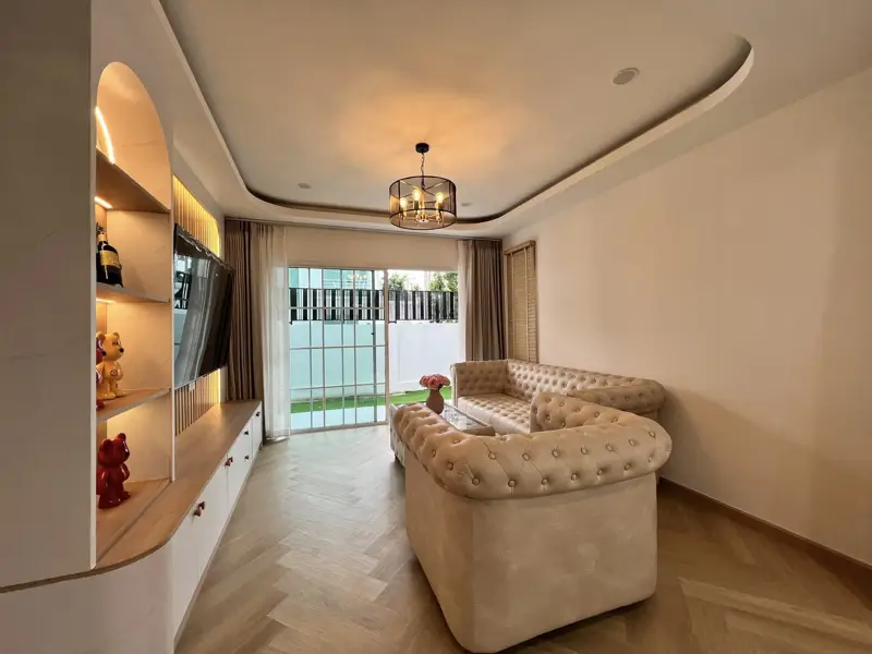 Pruksanara Jomtien Village house for sale 3 bedrooms   3 bathrooms   1 living room   Large European kitchen   Private swimming pool