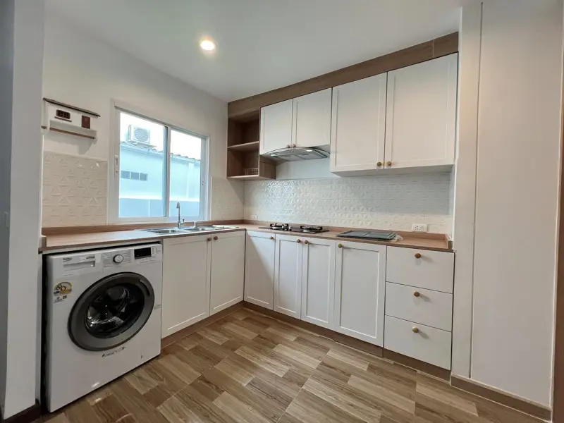 Pruksanara Jomtien Village house for sale 3 bedrooms   3 bathrooms   1 living room   Large European kitchen   Private swimming pool