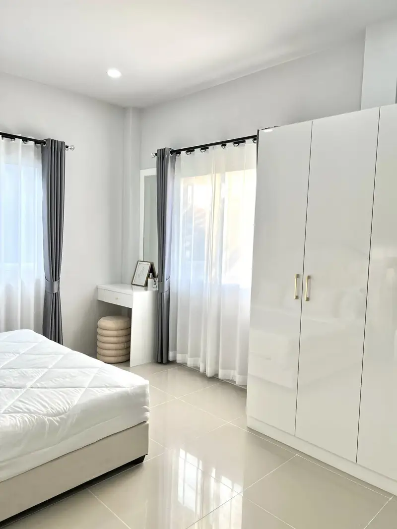 Suksiri Village, Takhian Tia 3 Bedroom for sale Corner house for sale, fully furnished, ready to move in 71 sq wah (approximately 100 sq m) Beautiful corner house,   2 bathrooms