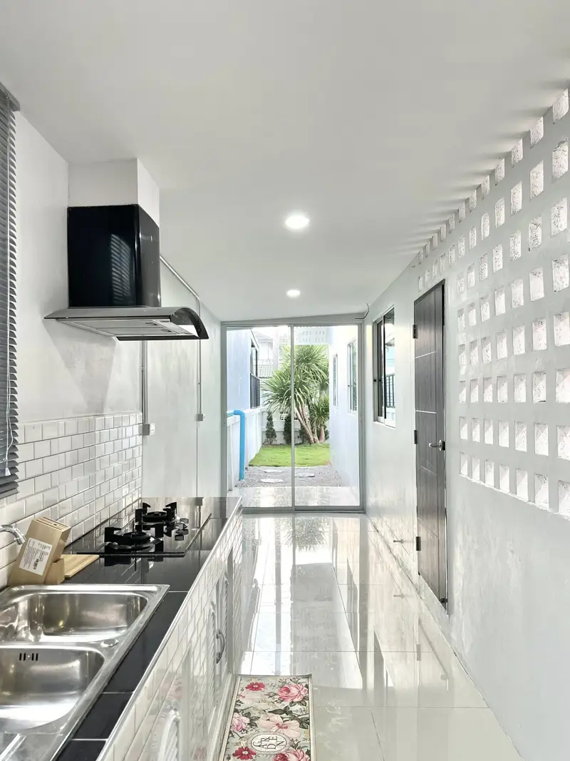 Suksiri Village, Takhian Tia 3 Bedroom for sale Corner house for sale, fully furnished, ready to move in 71 sq wah (approximately 100 sq m) Beautiful corner house,   2 bathrooms