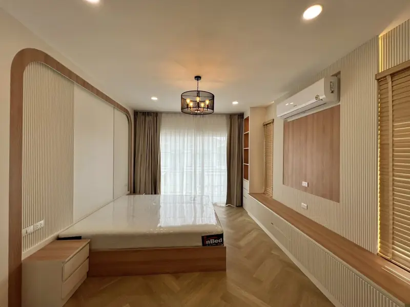 Pruksanara Jomtien Village house for sale 3 bedrooms   3 bathrooms   1 living room   Large European kitchen   Private swimming pool