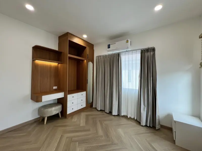 Pruksanara Jomtien Village house for sale 3 bedrooms   3 bathrooms   1 living room   Large European kitchen   Private swimming pool