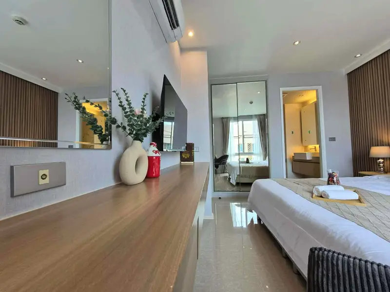 Atlantis Condo Resort 1 Bedroom Condo with model beach, waterfall curtain pool, river bridge, giant ship, or a children's water park. There is also a jacuzzi for adults  with 24 security system 