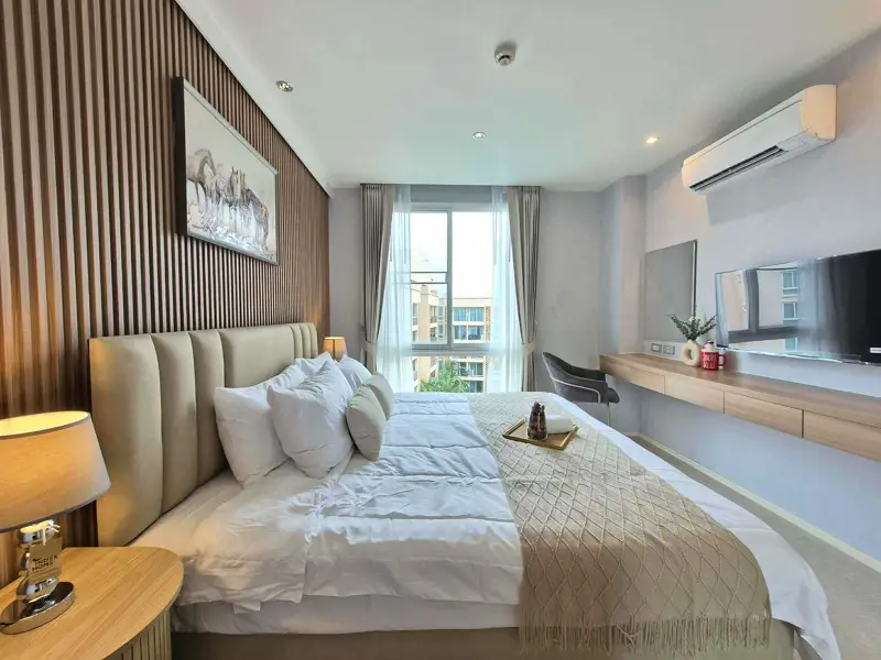 Atlantis Condo Resort 1 Bedroom Condo with model beach, waterfall curtain pool, river bridge, giant ship, or a children's water park. There is also a jacuzzi for adults  with 24 security system 