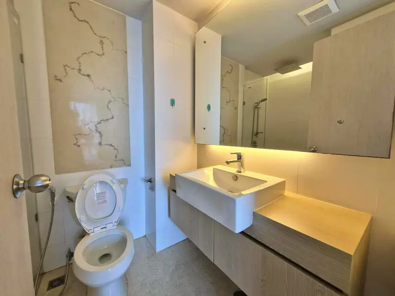 Atlantis Condo Resort 1 Bedroom Condo with model beach, waterfall curtain pool, river bridge, giant ship, or a children's water park. There is also a jacuzzi for adults  with 24 security system 