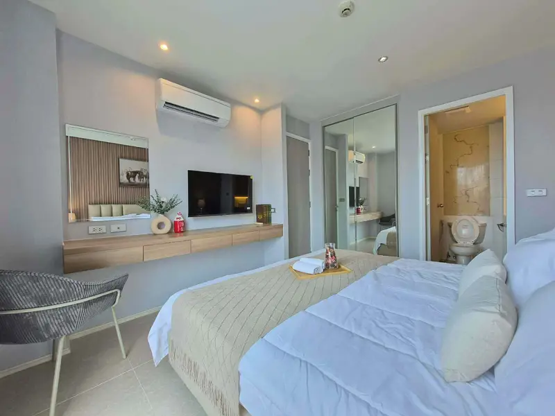 Atlantis Condo Resort 1 Bedroom Condo with model beach, waterfall curtain pool, river bridge, giant ship, or a children's water park. There is also a jacuzzi for adults  with 24 security system 